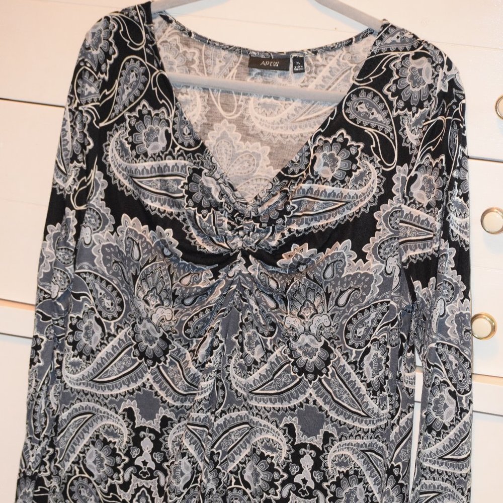 NWT Womens Apt. 9 Tunic XL, Black and Silver Paisleys